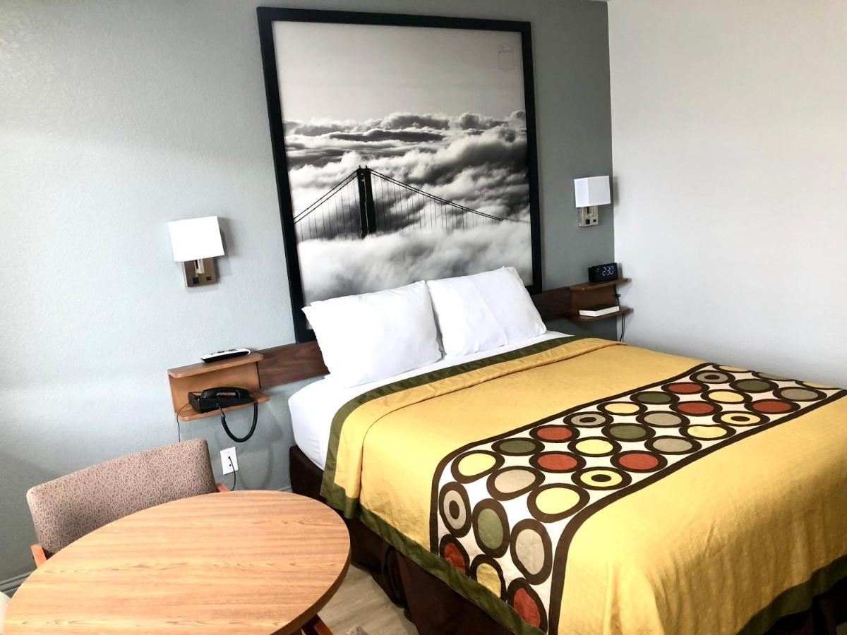 Super 8 By Wyndham Fort Bragg Luaran gambar