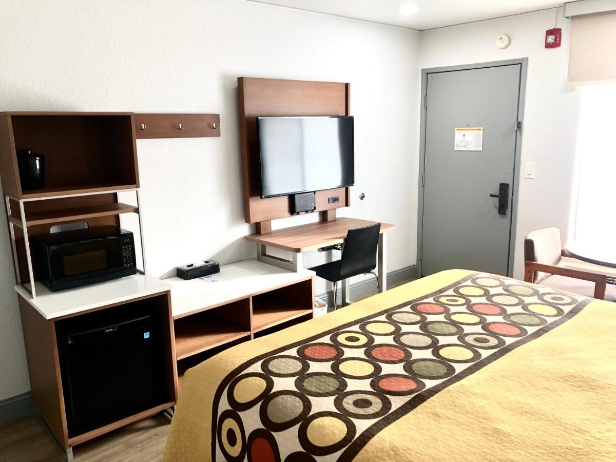 Super 8 By Wyndham Fort Bragg Luaran gambar