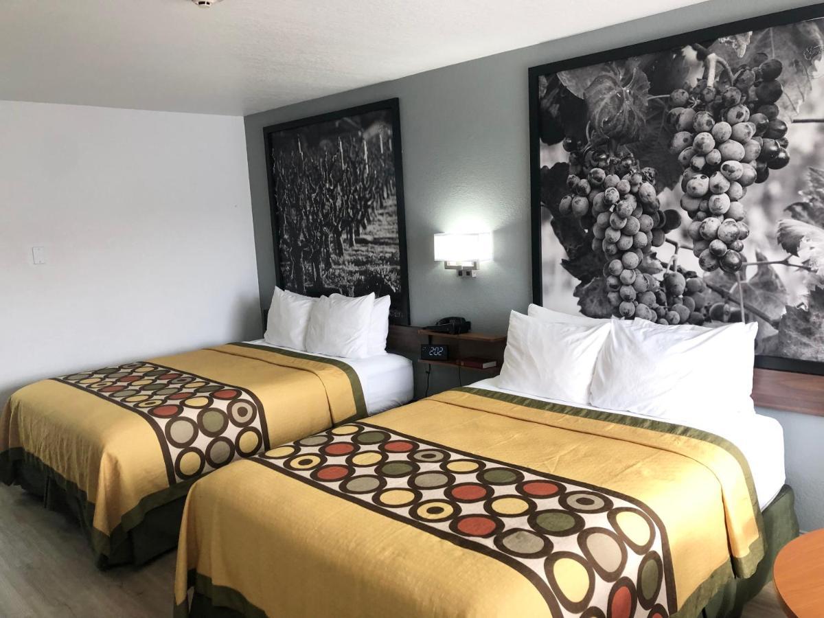 Super 8 By Wyndham Fort Bragg Luaran gambar