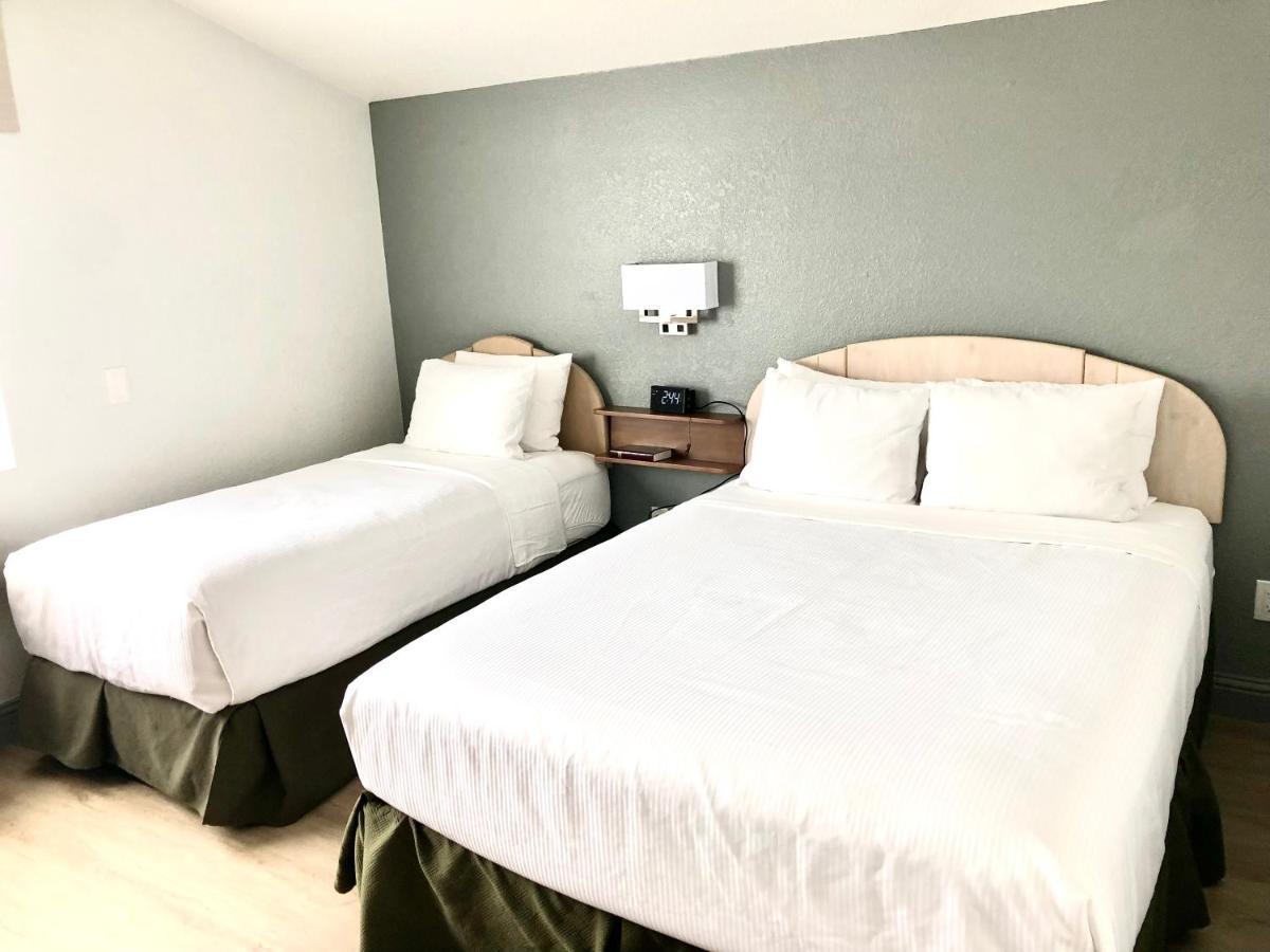 Super 8 By Wyndham Fort Bragg Luaran gambar