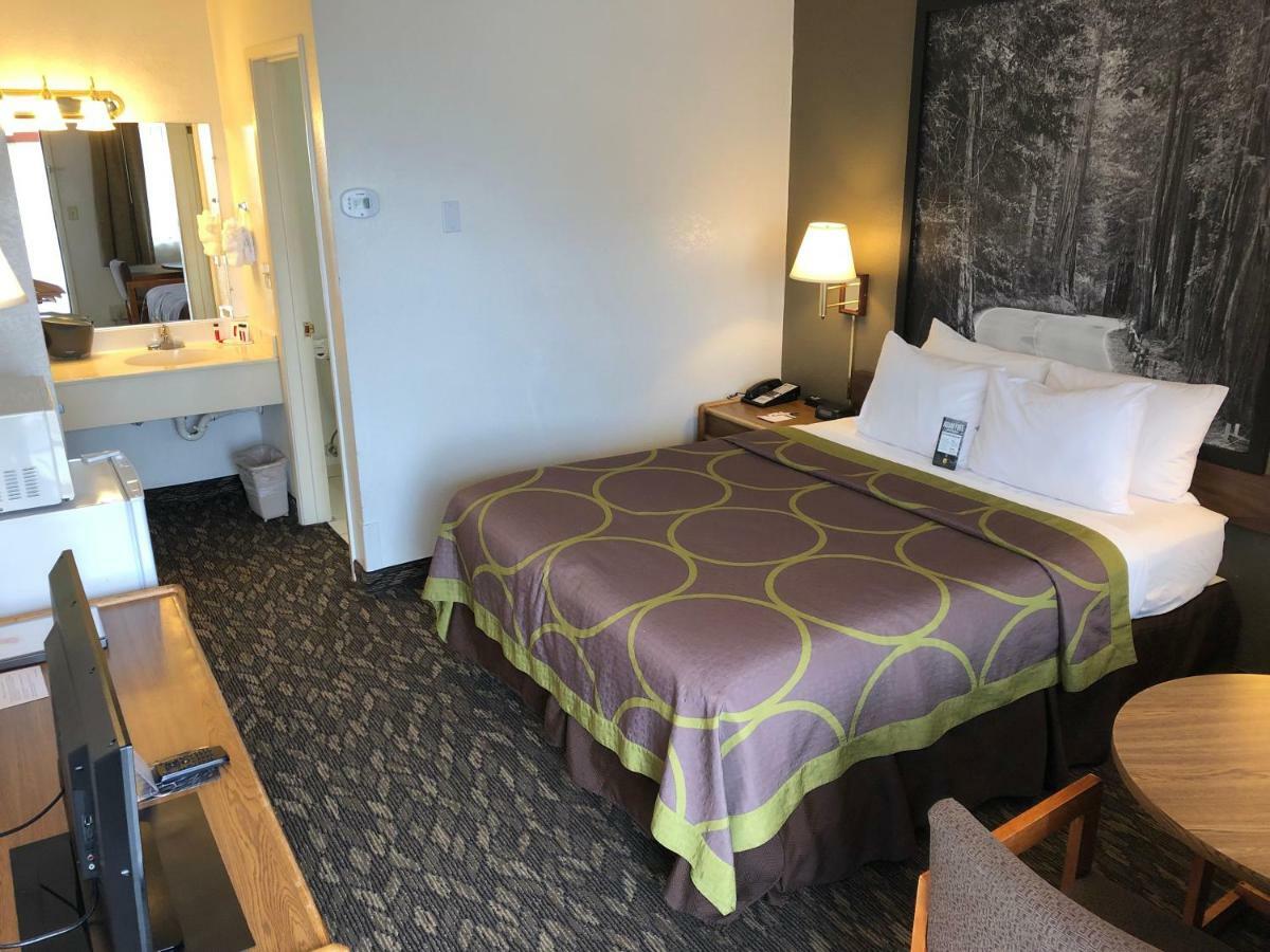 Super 8 By Wyndham Fort Bragg Luaran gambar
